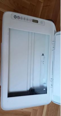 HP DeskJet 2000 štampač
