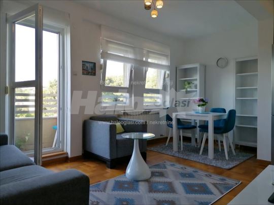 Lion / Zvezdara - Preševska,dvosoban 38 m², garaža