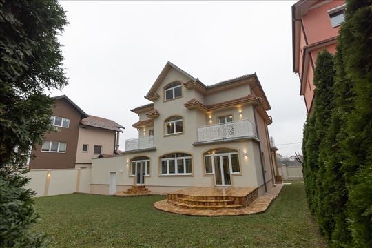 Lux kuća,namestena ili prazna moze za pp ID14043-1