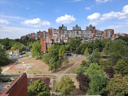Odlićan 3.0, 73m2 na Banjici,Bulevar Oslobodjenja