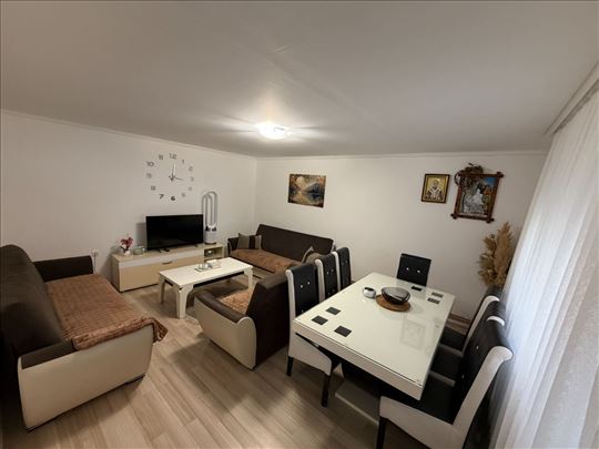Prodaje se renovirana kuća u Parunovcu 
