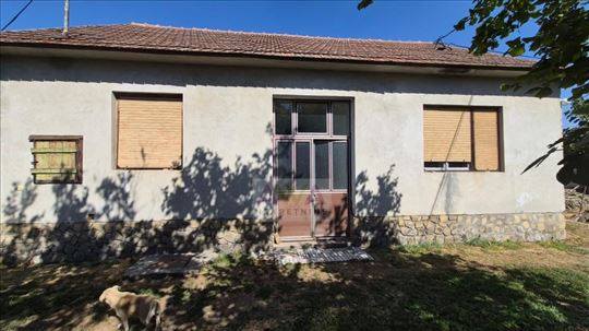 U Bačkom Gračacu – 123 m² kuće i plac od 767 m².