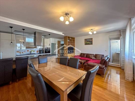 Penthouse, Đeram 375.000e plus garaža 20.000e ID#2