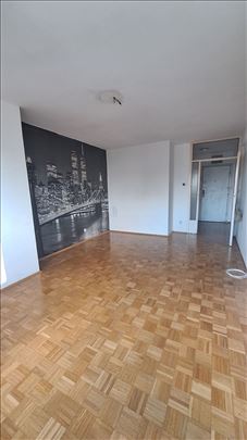Blok 30, jednoiposoban stan - 43m2
