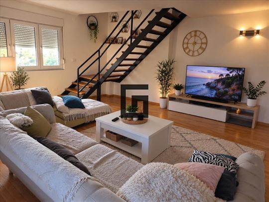 Ekskluzivan duplex sa pogledom na Dunav - Karaburm