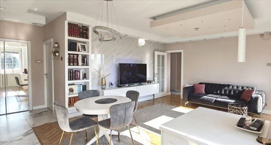 Lux Renoviran Stan 90m2 Blok 38 