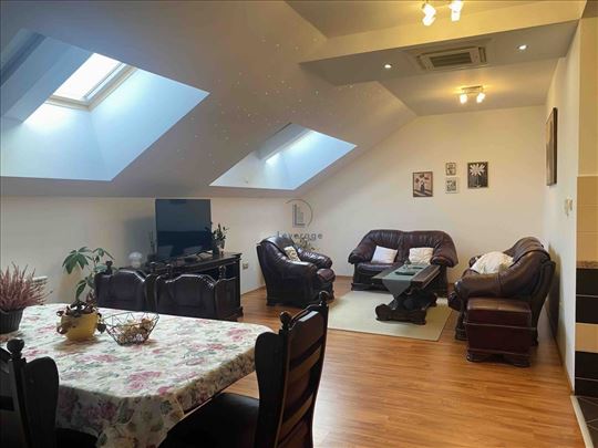 Pančevo, Centar, Zmaj Jovina, 90m2