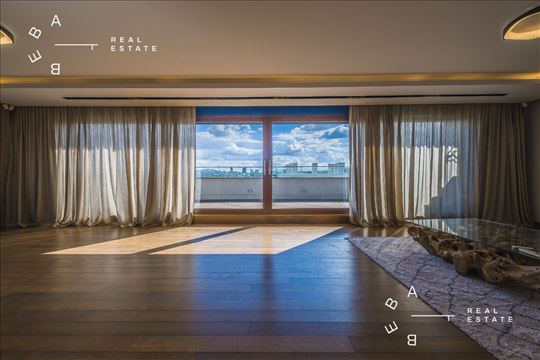 Retko u ponudi - Penthouse/ 6.0 / 2 garazna - Hram