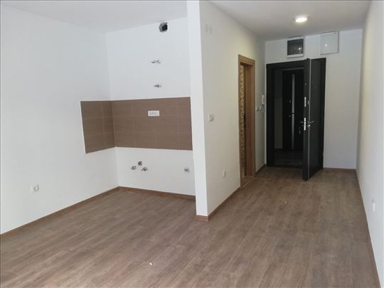 Stan u blizini Olimpijskog bazena 29m2