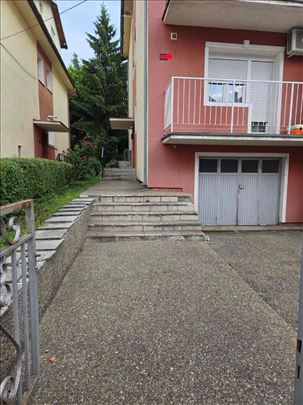 Stari Cerak,odličan,terasa 20m2+stan u suturenu