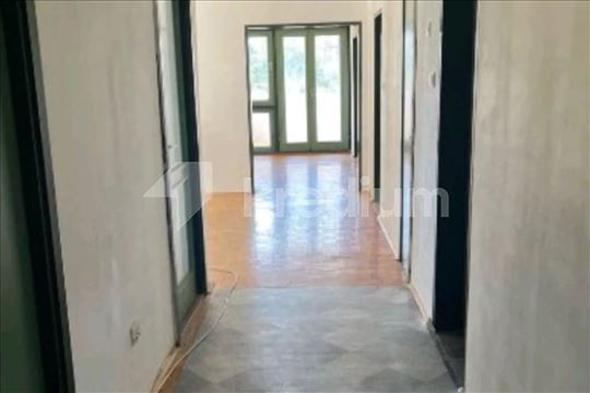 Vidikovački venac 02 | Trosoban stan | Renoviran