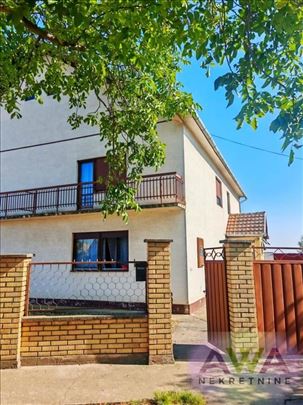 Stapar – spratna kuća 190 m², plac 756 m², garaža