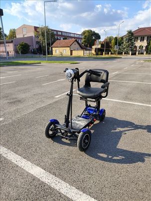 Elektricni skuter na sklapanje