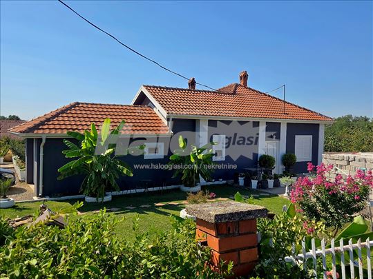Samostalna porodična kuća 115 m², Beograd