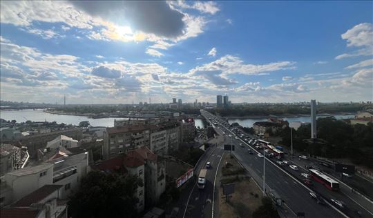 Stan sa pogledom na reku