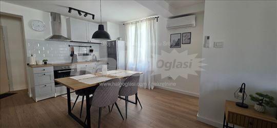 Stan Terazije 52 m2 + 20m2 galerija