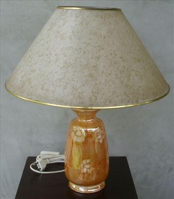 Stona lampa br. 18.