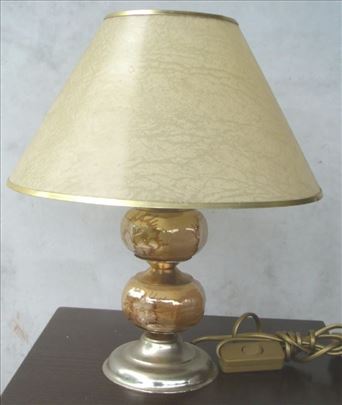 Stona lampa br. 19.