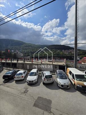 Na prodaju Porodicna Kuca sa 3 Stana, + garaža, U