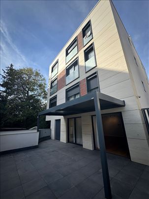 De lux namešten 3.0 stan na Neimaru, 145 m2 Dva ga