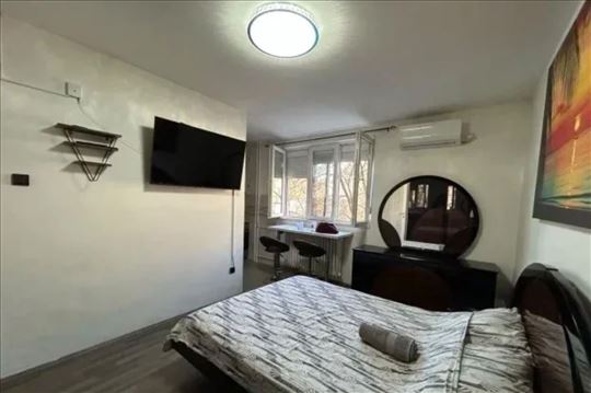 Donji Dorćol, renoviran jednosoban stan