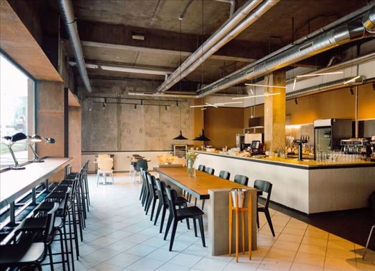 Kompletno opremljen restoran kafic-Takovska