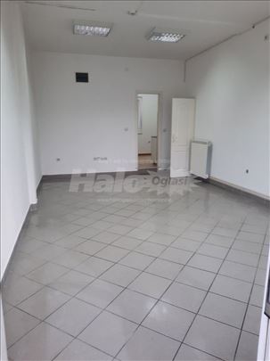 Lokal 33m2 u glavnoj ulici