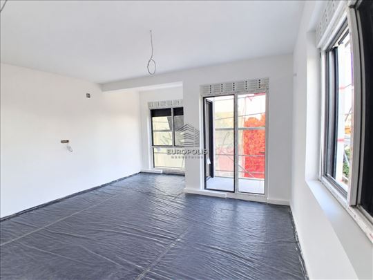 Novogradnja 2.5, Centar, Batajnica