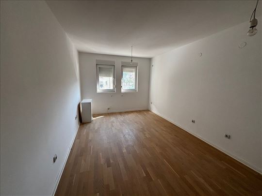 Odlicna prilika 20m2 0.5 1/5 