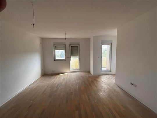 Odlicna prilika 38m2 2.0 2/5