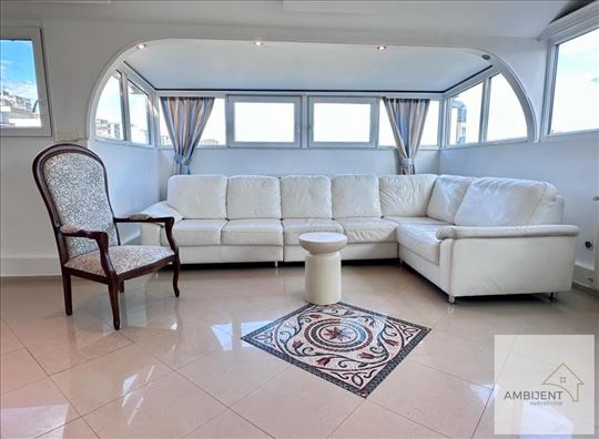 Troiposoban stan u 62 bloku, 160m2