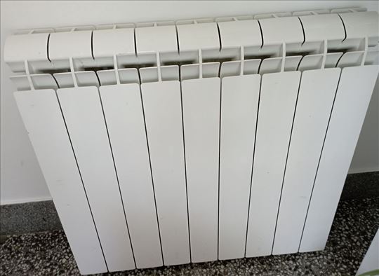 Aluminijumski radijator (9 rebra)