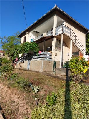 Atomska banja Gornja Trepča, 105 m2, 8a placa