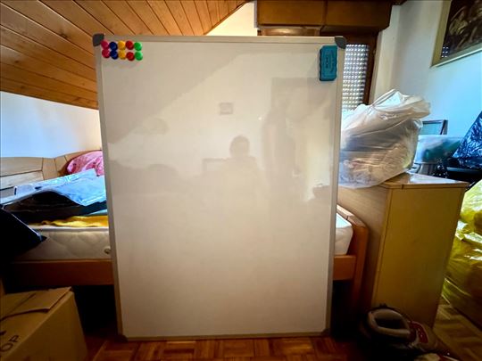 Bela magnetna tabla 90x120