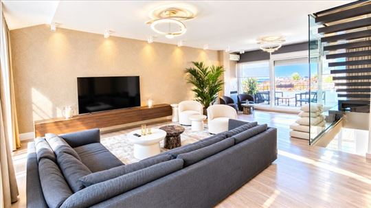 Luksuz od 300m2 na Vracaru,2 garazna mesta