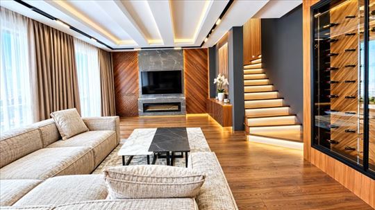 Lux penthouse sa privatnim rooftop-om od 100m2