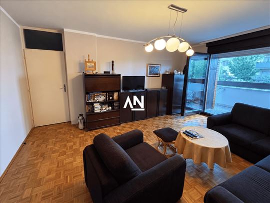 Novi Beograd – Dr. Ivana Ribara, 93 m², Pet friend