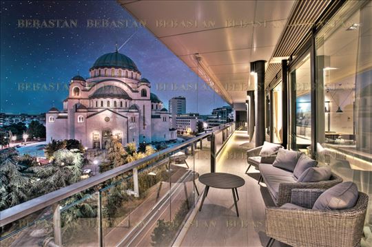 Penthouse sa jedinstvenim pogledom na Hram