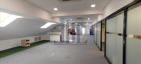 Poslovni prostor za izdavanje,Sajam, 400 m2, ID 13