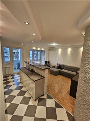 Savski kej, Blok 71, renoviran, merenih 64 + 4 lod