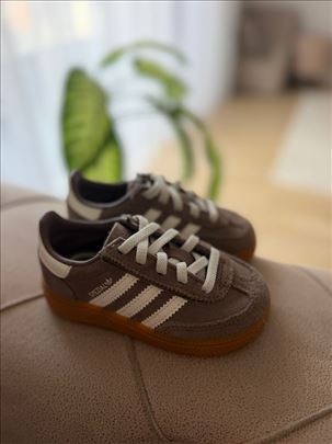 Adidas spezial decije br 23