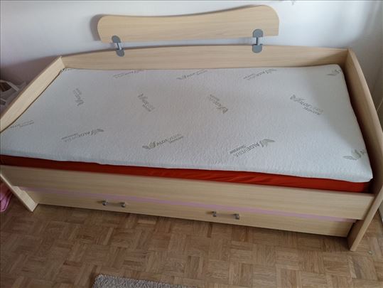Dečiji plakar i krevet Jela Jagodin