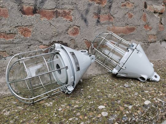 Industrijske 2 lampe nekorišćene
