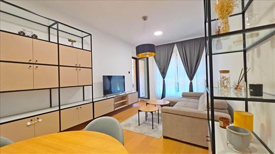 Kalenić pijaca, lux zgrada, garaža, ID 26106