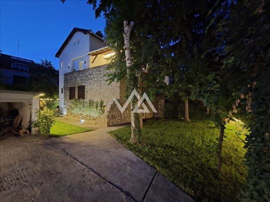 Kuća 180 m², 5.0, Dedinje, Savski Venac, Beograd