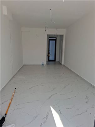 Lokal na kruznom toku 28m2
