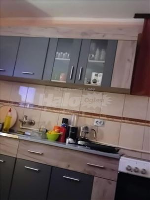 Na prodaju 2 kuće