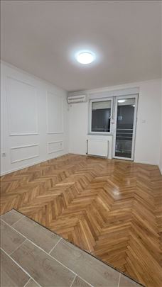 Odlična garsonjera na Detelinari-25m2!