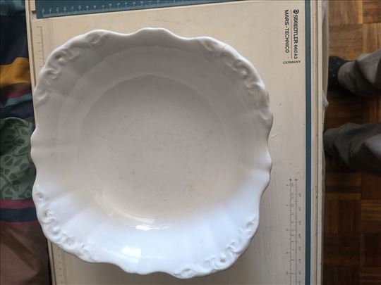 Porcelanska cinija, stara 100 godina