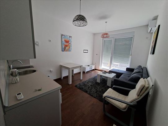 Stan 43m2 ,500m od mosta ljubavi